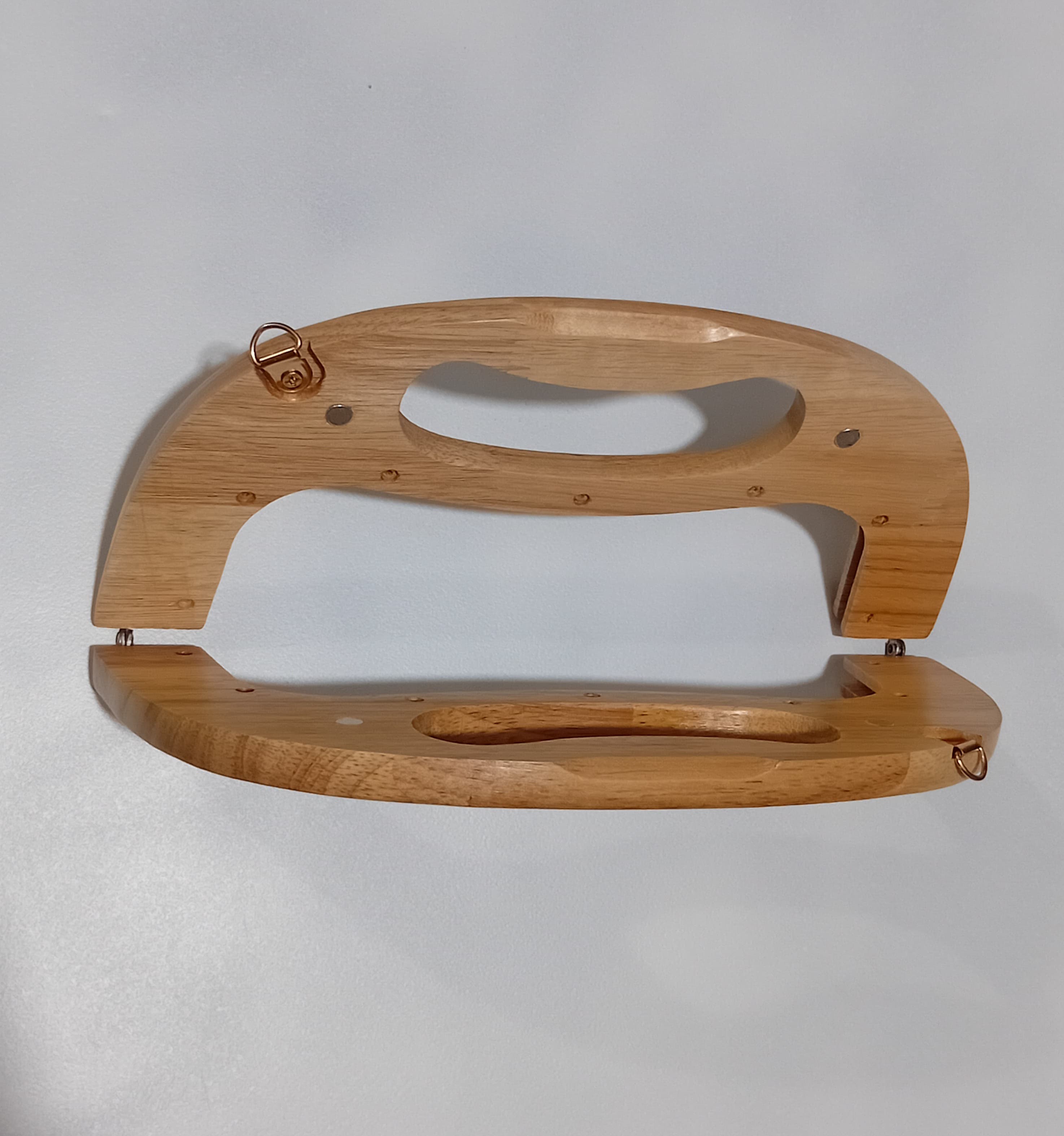 Fecho em Madeira Com Detalhe Metalizado e Parafusos Fecho da Vovó 21 Cm - Und-BSMT21 Natural