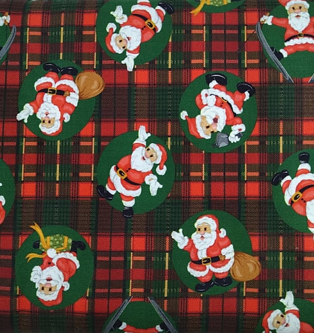 Tecido Tricoline Digital de Papai Noel no Círculo - Fundo Xadrez Vermelho e Verde - Coleção de Natal