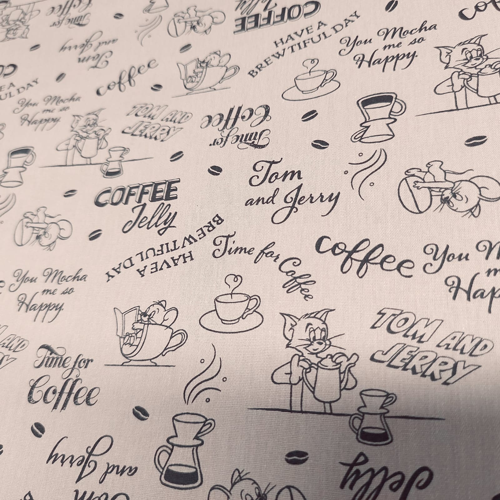 Tecido Tricoline Coffe Tom e Jerry Fundo Bege Pele - Time For Coffe